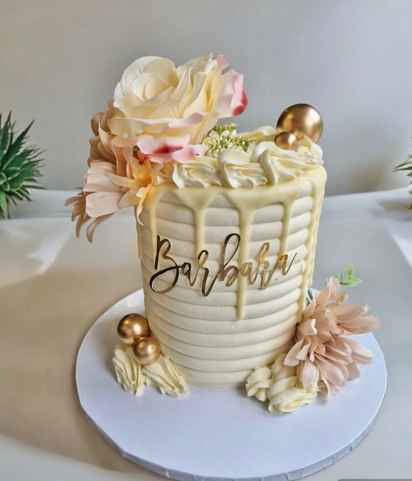 6” DRIP CAKE