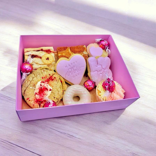 MOTHER’S DAY TREAT BOX